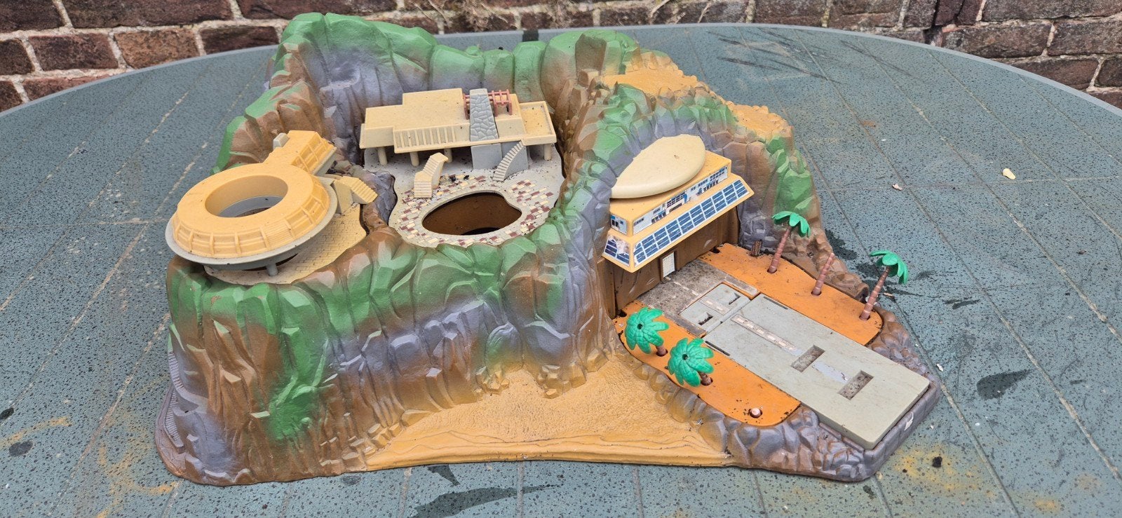 Thunderbirds eiland, Ophalen of Verzenden, Gebruikt