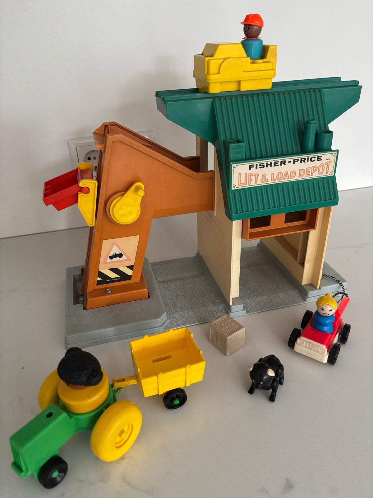 Fisher-Price Lift & Load Depot met accessoires, Ophalen of Verzenden, Gebruikt, Speelset