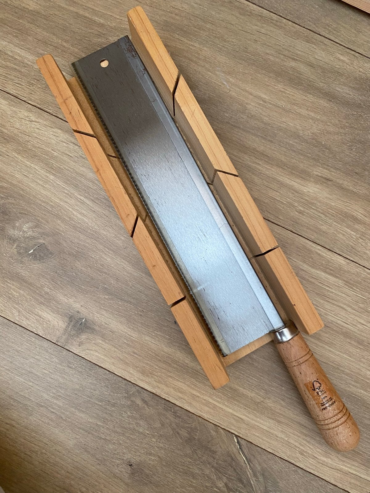 Plintenzaag met verstekbak, NIEUW, Doe-het-zelf en Verbouw, Gereedschap | Handgereedschap, Ophalen, Gebruikt, Zaag
