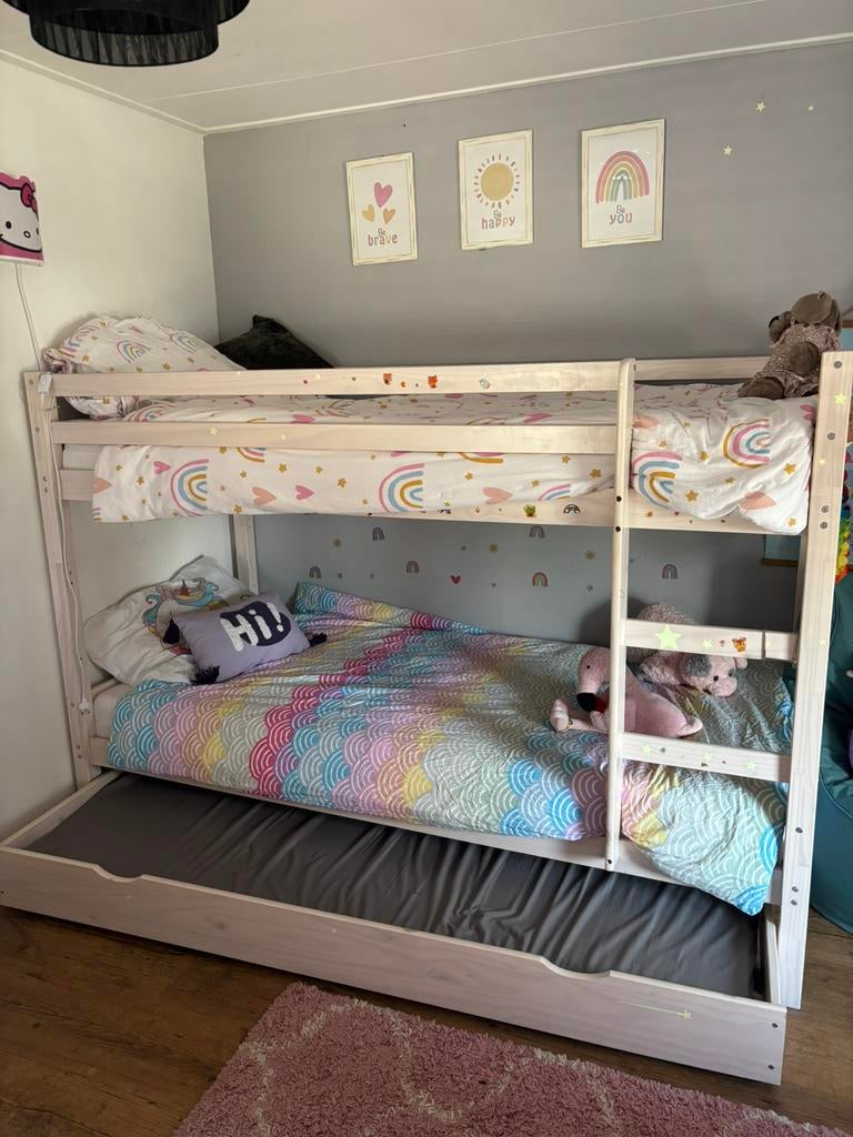 Stapelbed met uitschuifbaar onderschuifbed, Kinderen en Baby's, Kinderkamer | Stapelbedden en Hoogslapers, Ophalen, Zo goed als nieuw