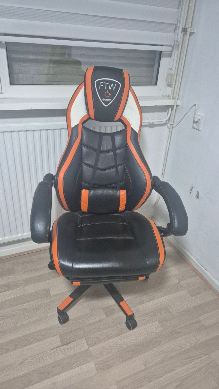 FTW Gaming Stoel - Zwart/Oranje met Voetensteun, Ophalen, Overige materialen, Zwart, Zo goed als nieuw