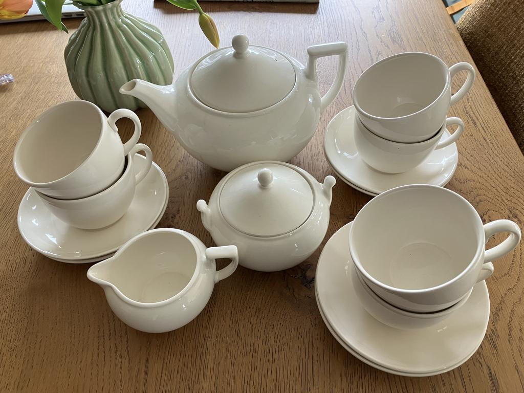 Wedgwood traditional theeservies, Ophalen of Verzenden, Zo goed als nieuw, Wedgwood, Kop(pen) en/of Schotel(s)