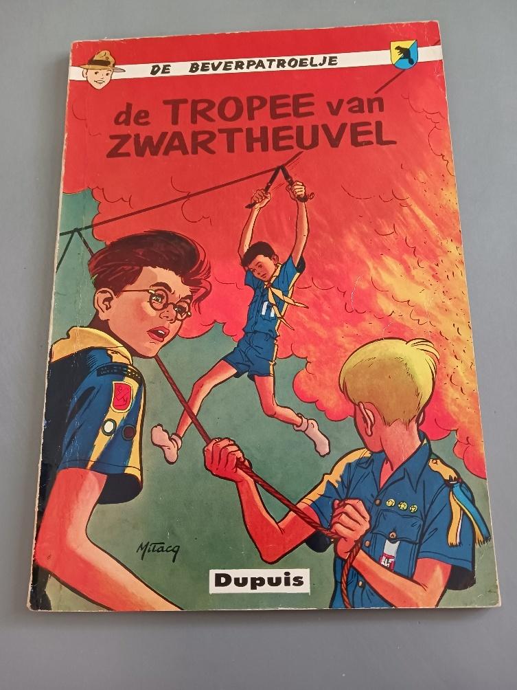 De Beverpatroelje 6, Tropee v. Zwartheuvel, 1ste druk gd st., Boeken, Eén stripboek, Ophalen of Verzenden, Gelezen