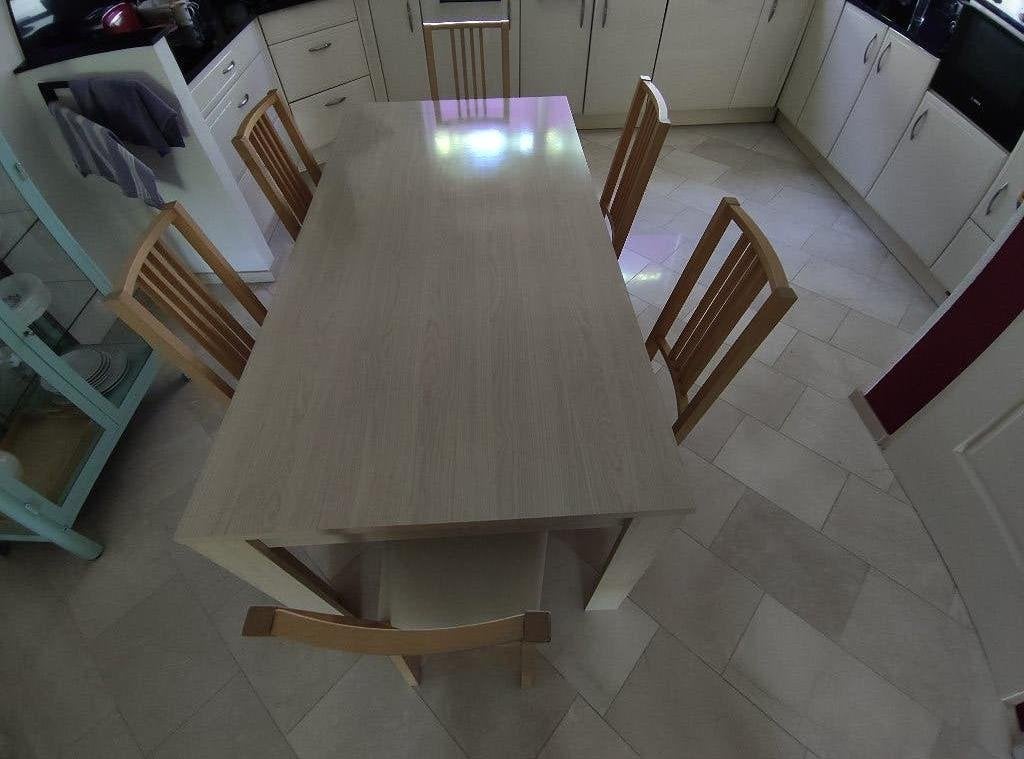Eettafel met stoelen - gratis, Huis en Inrichting, Ophalen, Gebruikt, 50 tot 100 cm, Overige houtsoorten