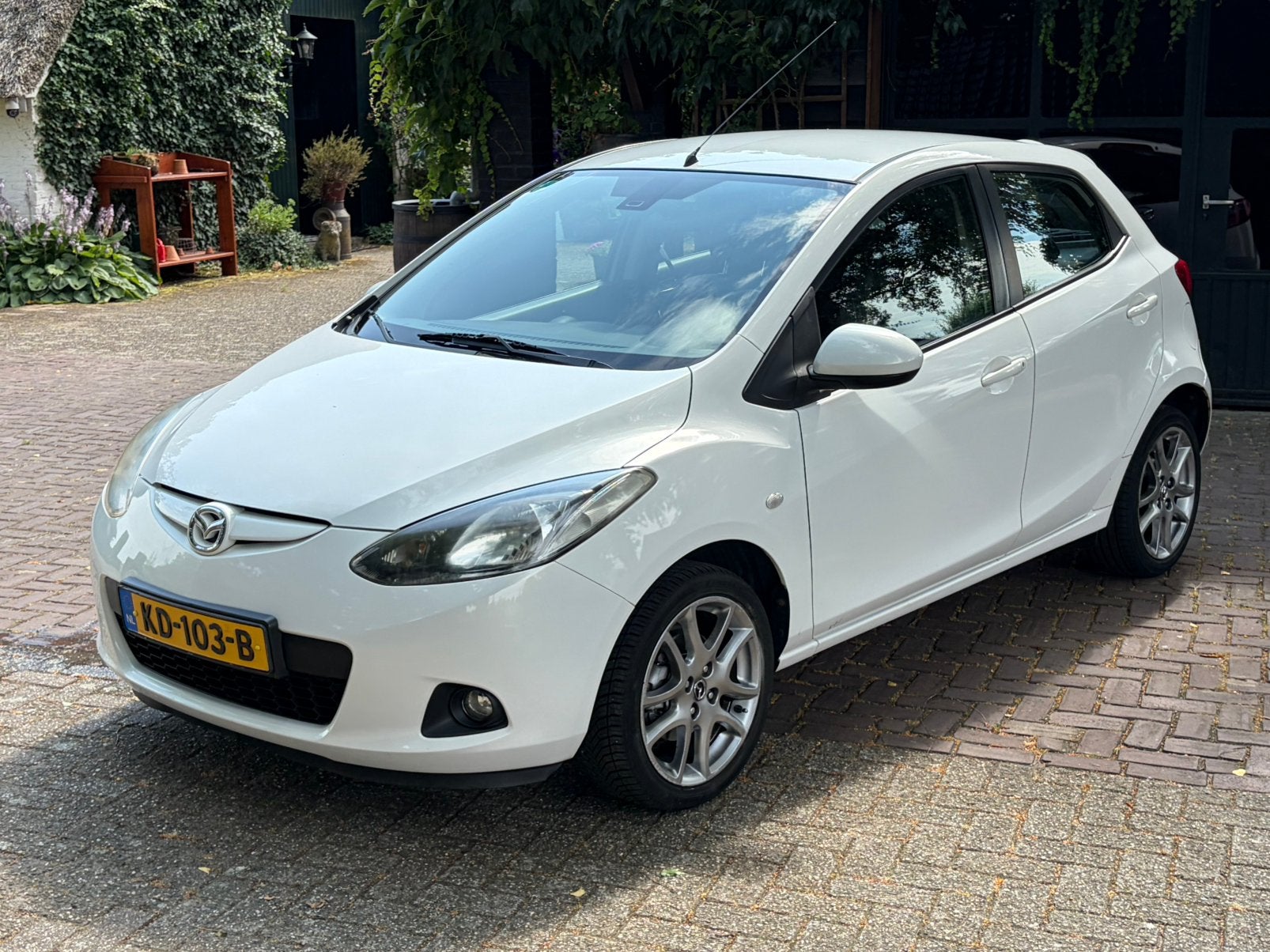 Mazda Mazda2