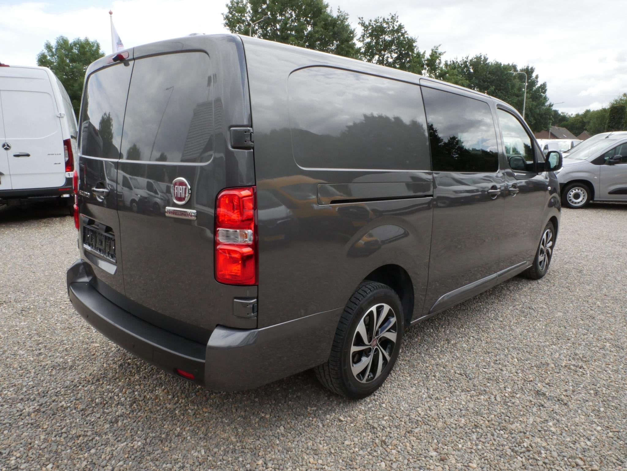 Fiat Scudo 2.0 MultiJet 145PK L3H1 Dubbel cabine Automaat, Dealer onderhouden, Stof, Gebruikt, 4 cilinders