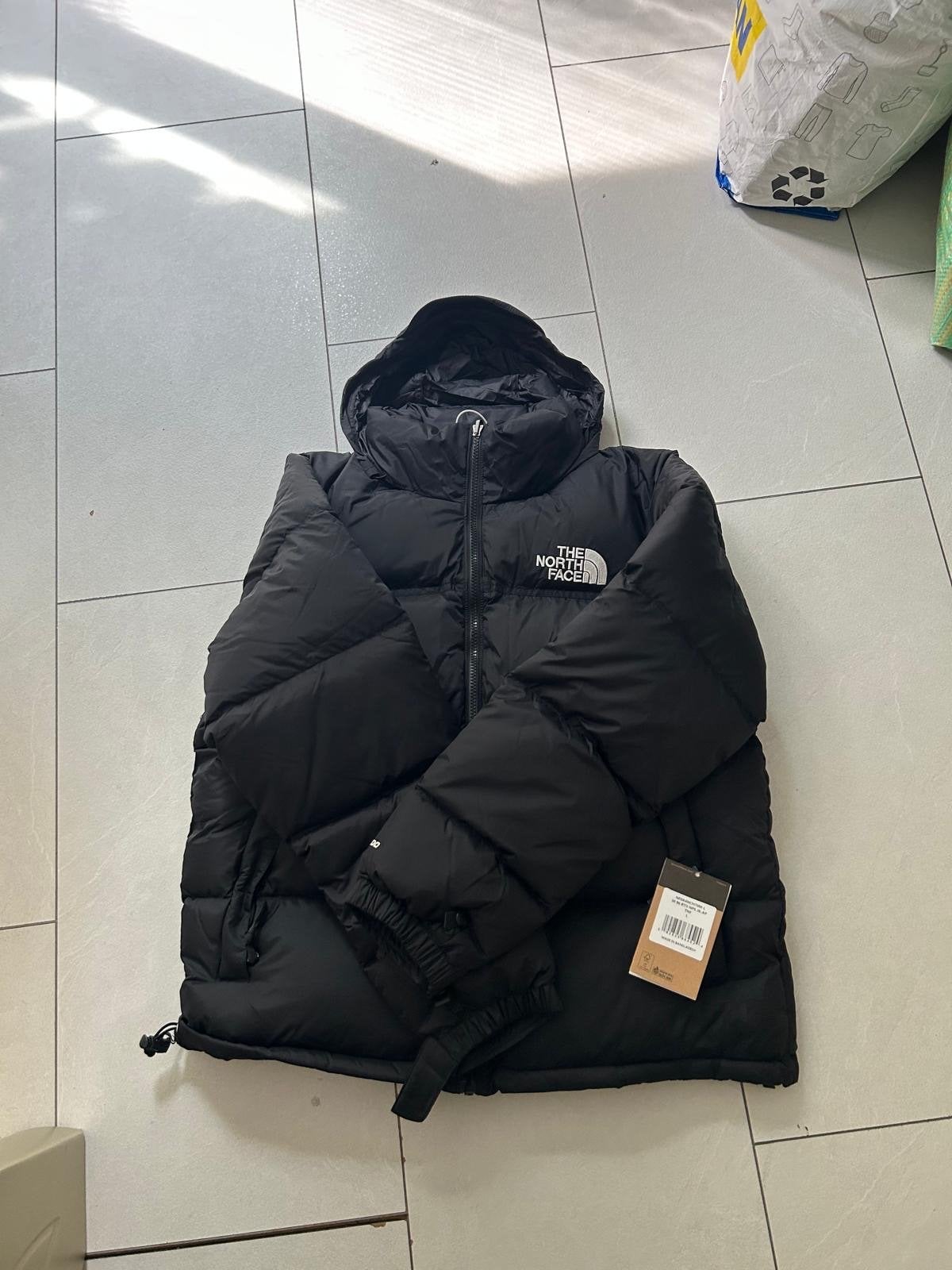 The North Face Nuptse 700 Puffer Jas Zwart, Kleding | Heren, Jassen | Winter, Ophalen of Verzenden, Nieuw, Maat 52/54 (L), Zwart