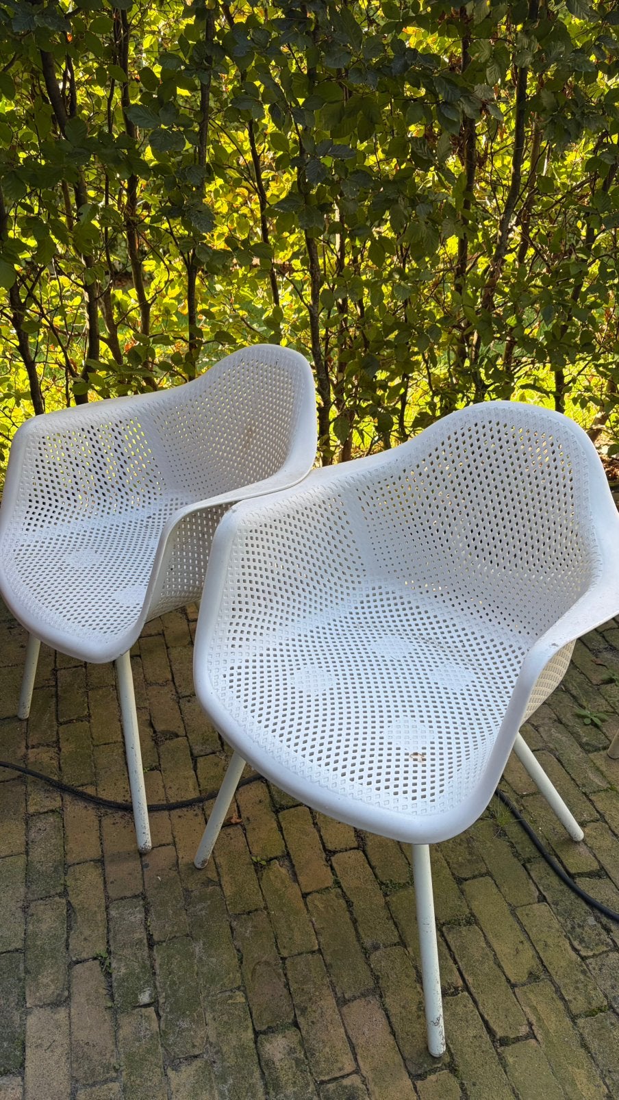 4 witte tuin stoelen gratis