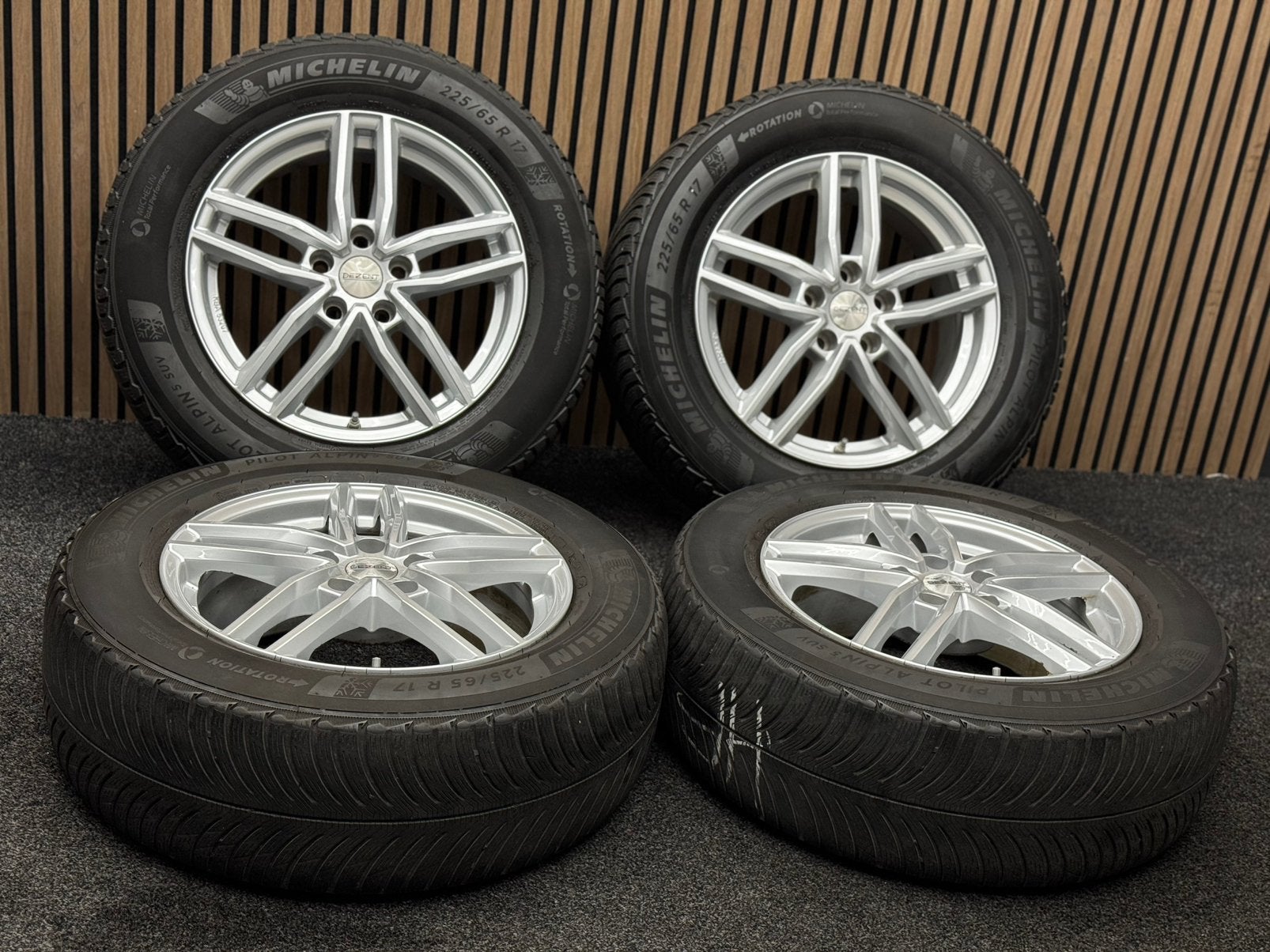 WINTER! 17 inch Dezent TZ - Toyota Rav4 5x114,3 ET40 TPMS, Ophalen, ., Banden en Velgen, 17 inch