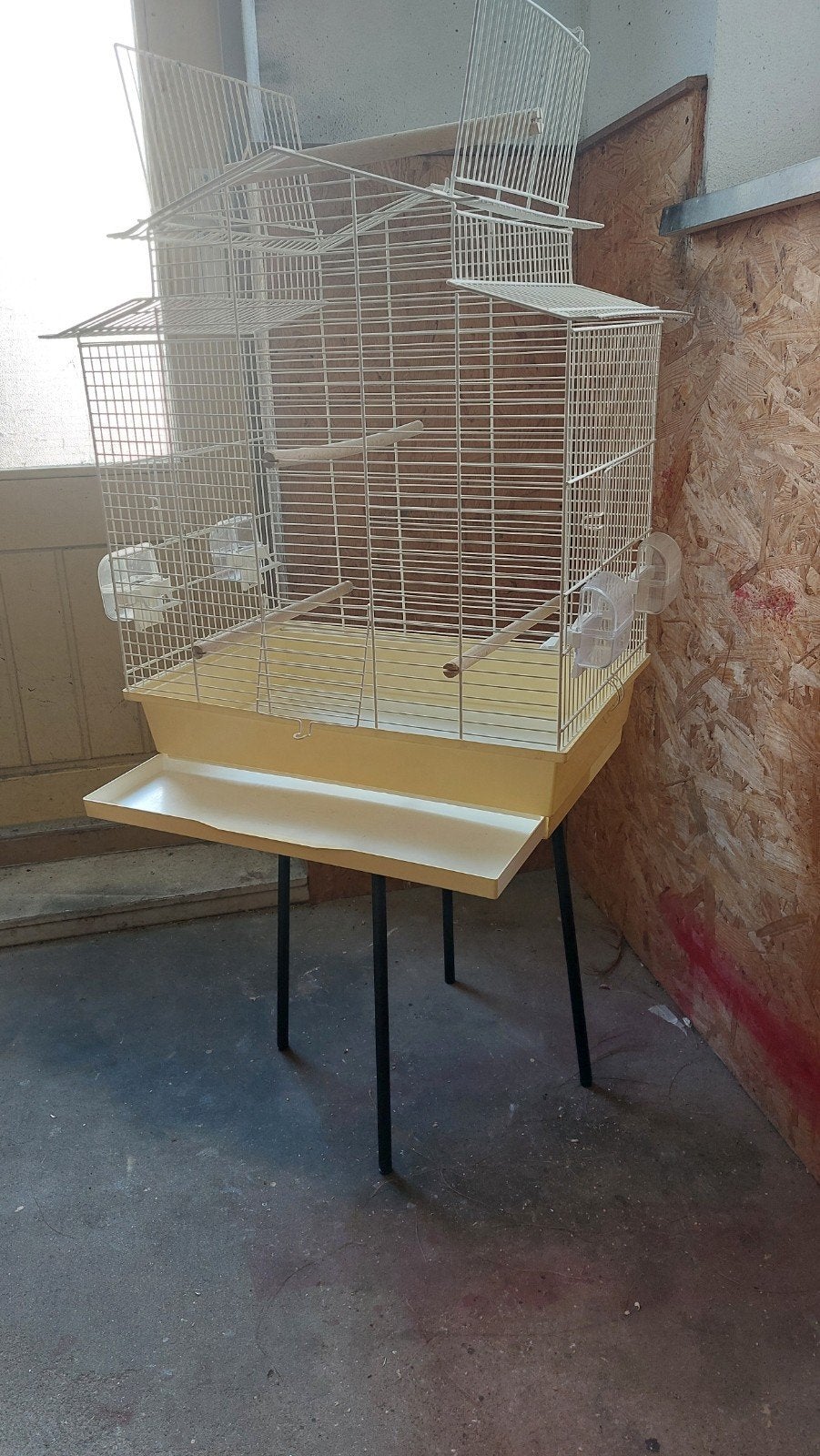 Te koop grote vogelkooi gebruikt, Dieren en Toebehoren, Vogels | Hokken en Kooien, Ophalen, Gebruikt, Metaal, Vogelkooi