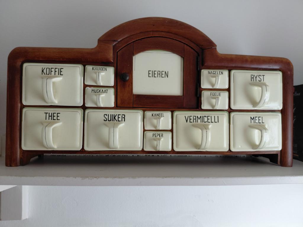 Antiek/vintage kruidenkastje, Ophalen