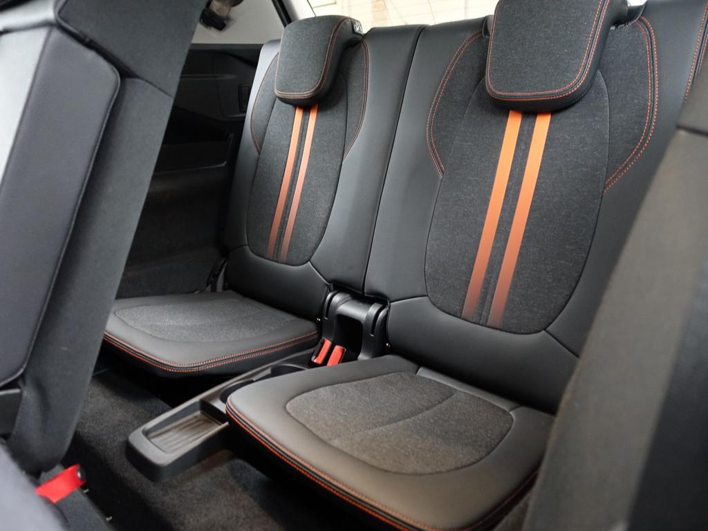 BMW 2 Serie Gran Tourer 218i Executive Edition Aut- 7 Pers D, Gebruikt, Lichtsensor, 7 stoelen, Zwart