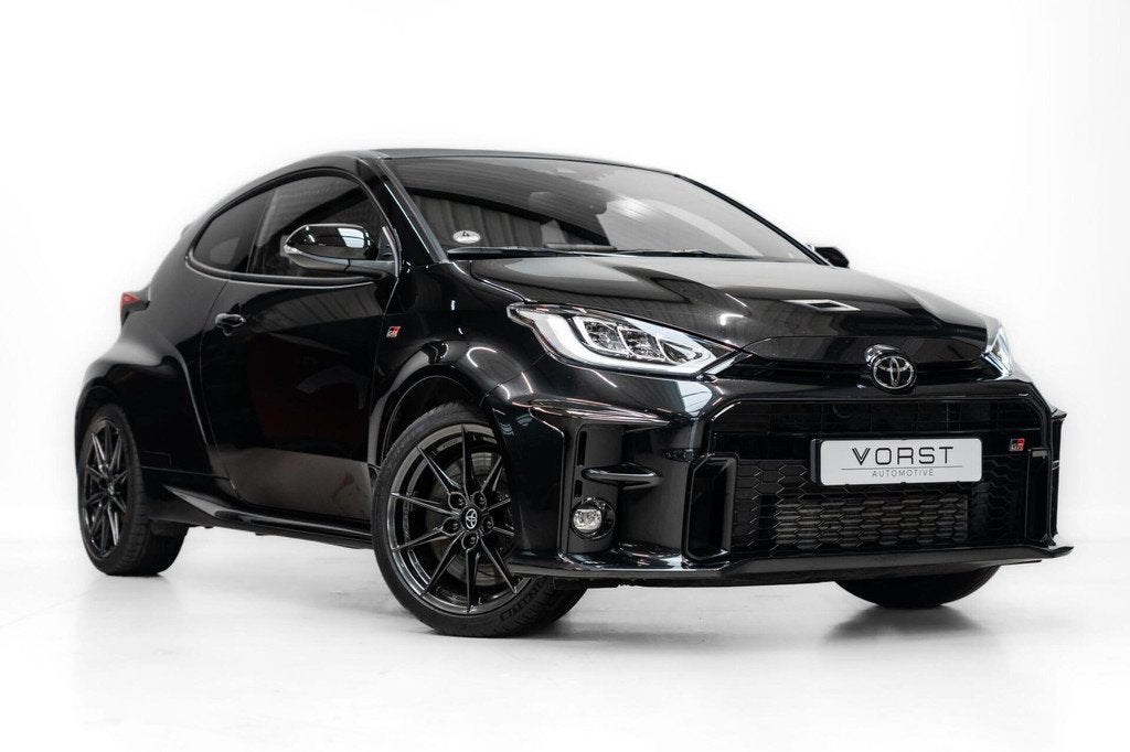 Toyota Yaris 1.6 GR Performance Camera Carbon, Auto's, 1618 cc, 4 stoelen, Automatische klimaatregeling, Zwart