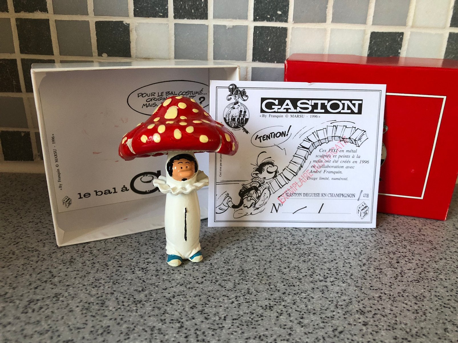 Gastonbal verkleed als paddenstoel - pixi, Ophalen of Verzenden, Asterix en Obelix, Zo goed als nieuw, Beeldje of Figuurtje
