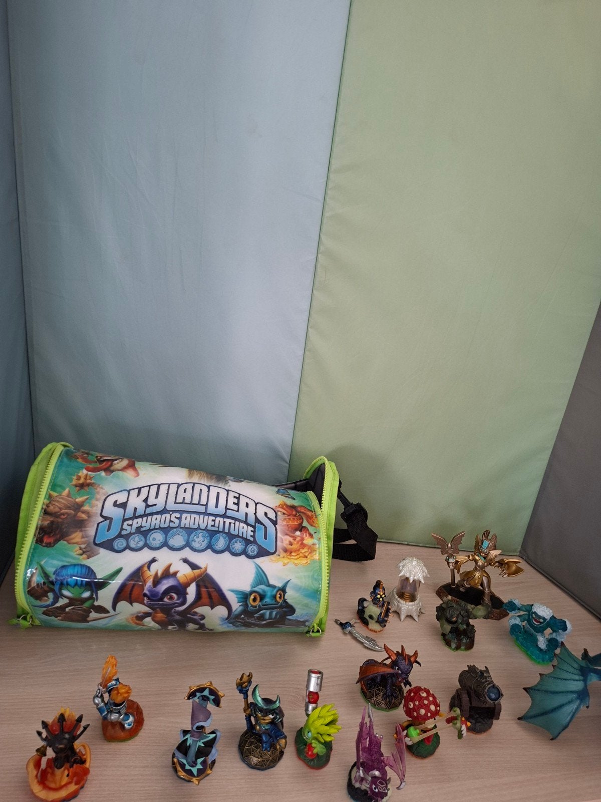 Skylanders Spyro's Adventure set met draak en tas, Kinderen en Baby's, Ophalen of Verzenden, Gebruikt