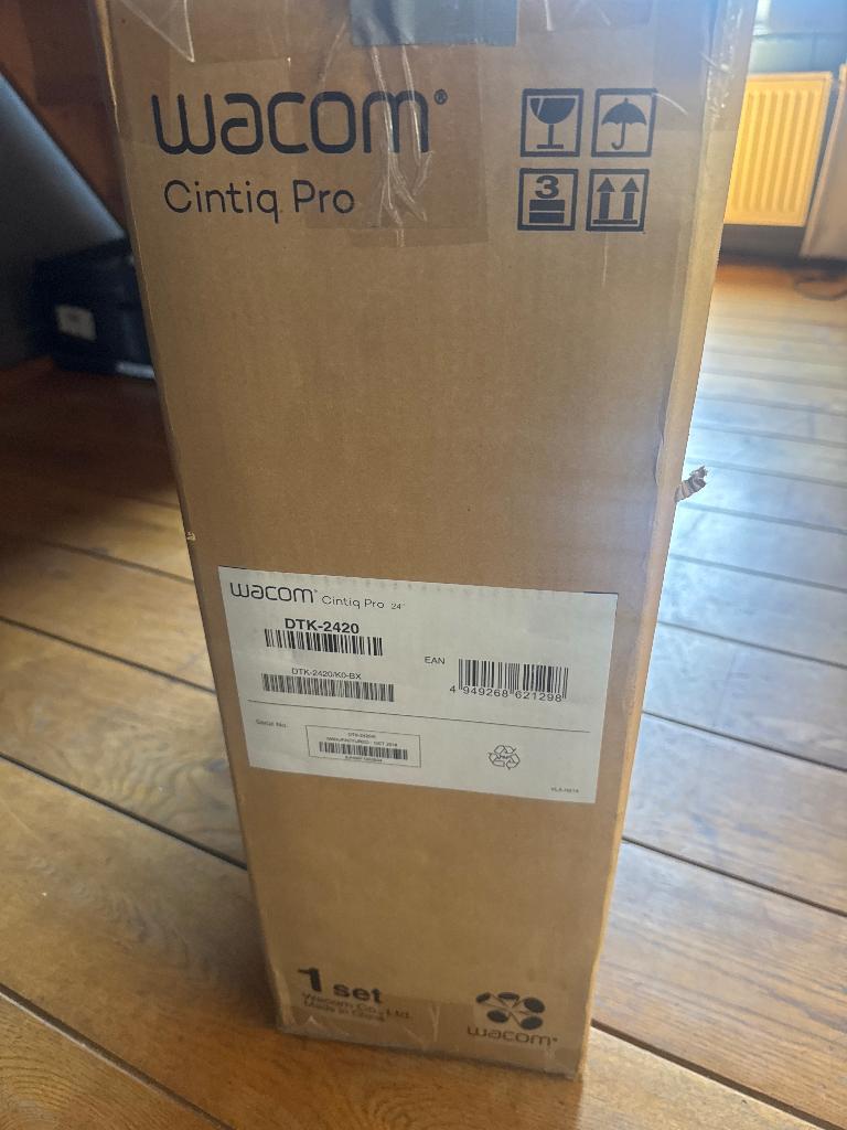 Wacom Cintiq 24 als nieuw, Computers en Software, Tekentablets, Ophalen, Zo goed als nieuw, Bedraad, Wacom