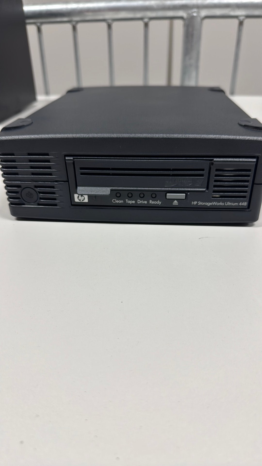 Tape streamer HP StorageWorks Ultrium 448, Computers en Software, Ophalen of Verzenden, Zo goed als nieuw