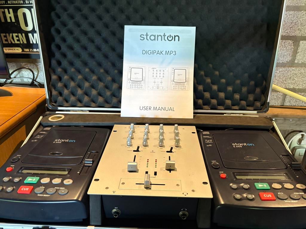 Stanton CD MP3 spelers en mixer “DIGIPAK” compleet!, Muziek en Instrumenten, Dj-sets en Draaitafels, Ophalen of Verzenden, Gebruikt