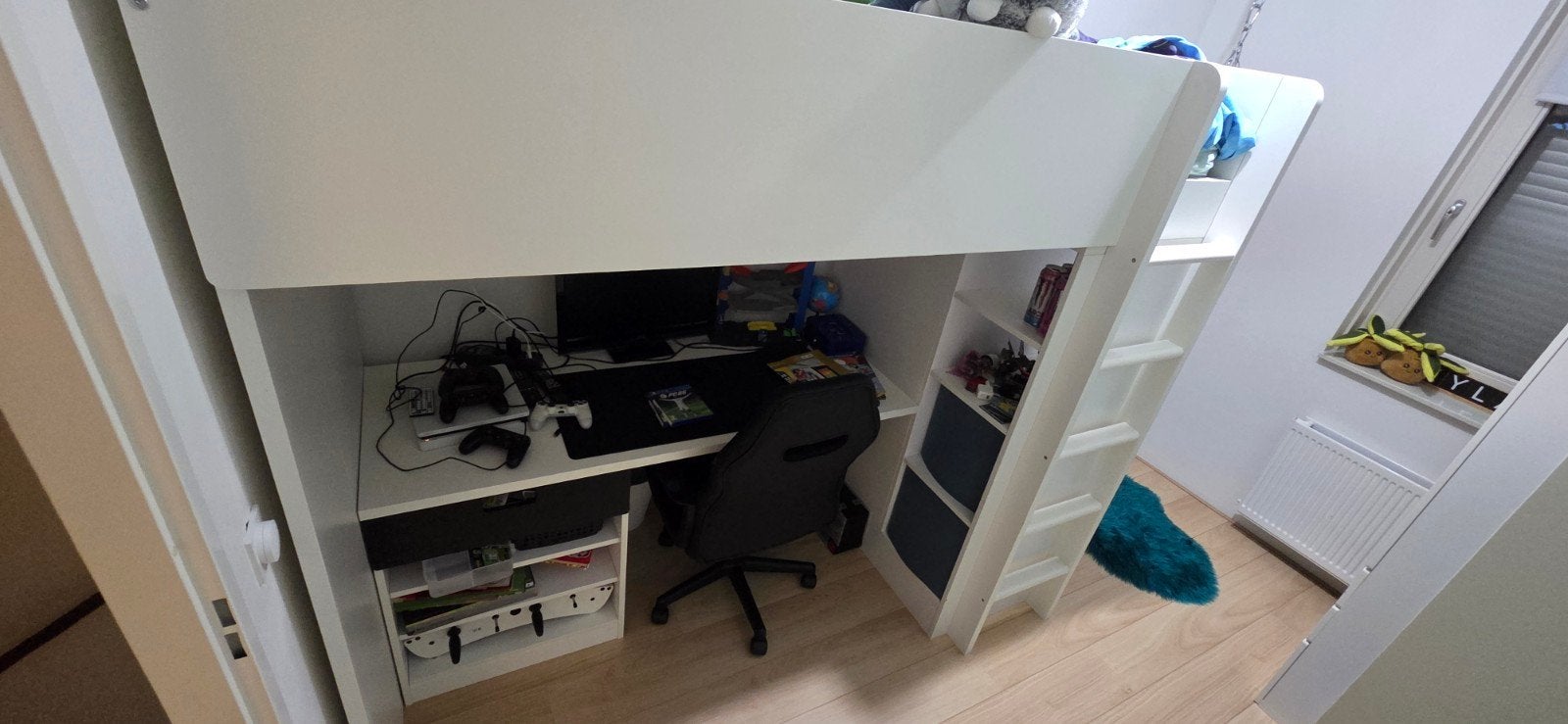 Hoogslaper met bureau en opbergruimte, Ophalen