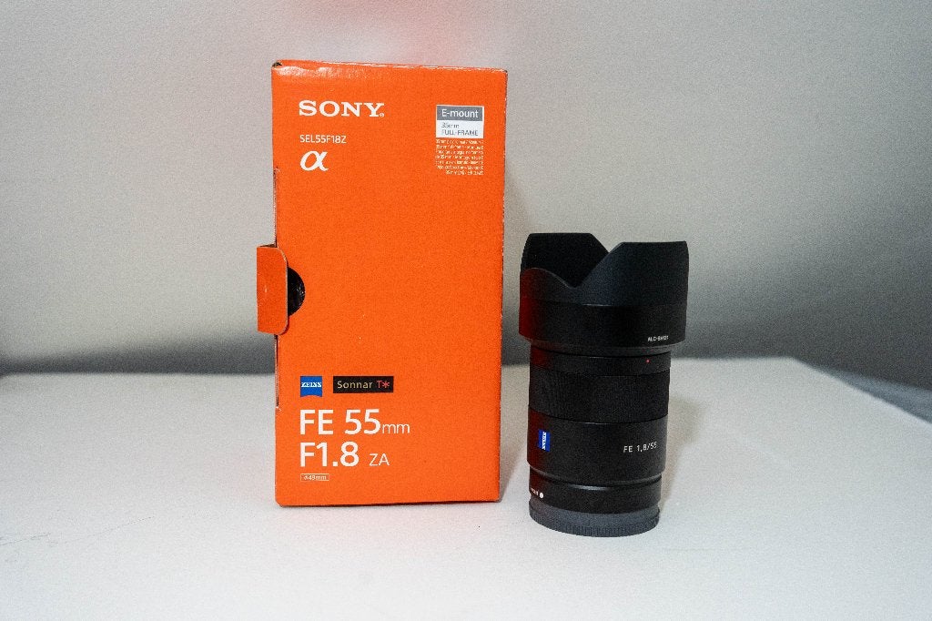 Sony FE Sonnar T* 55mm f/1.8 ZA, Ophalen, Zo goed als nieuw, Standaardlens
