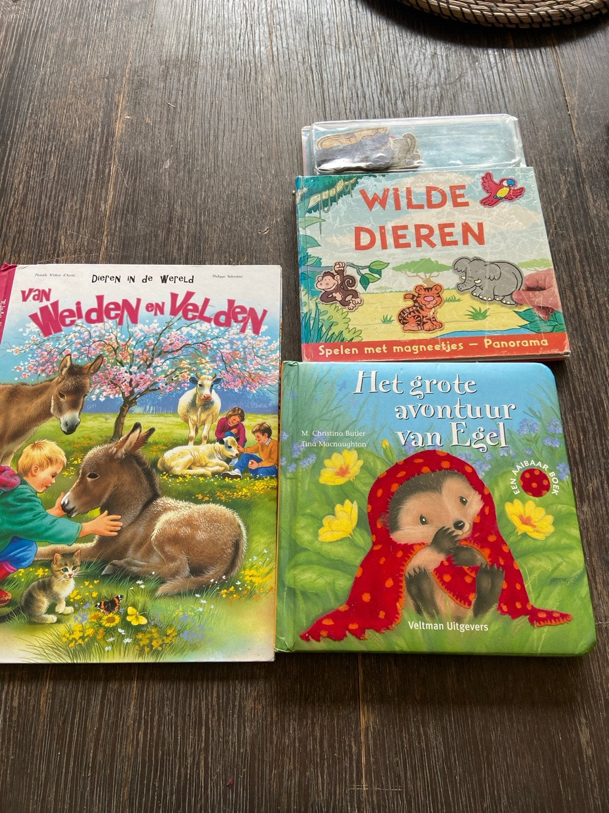 3 kinderboeken: Van Weiden en Velden, Egel, Wilde Dieren, Gelezen, Fictie algemeen, Jongen of Meisje, Ophalen of Verzenden