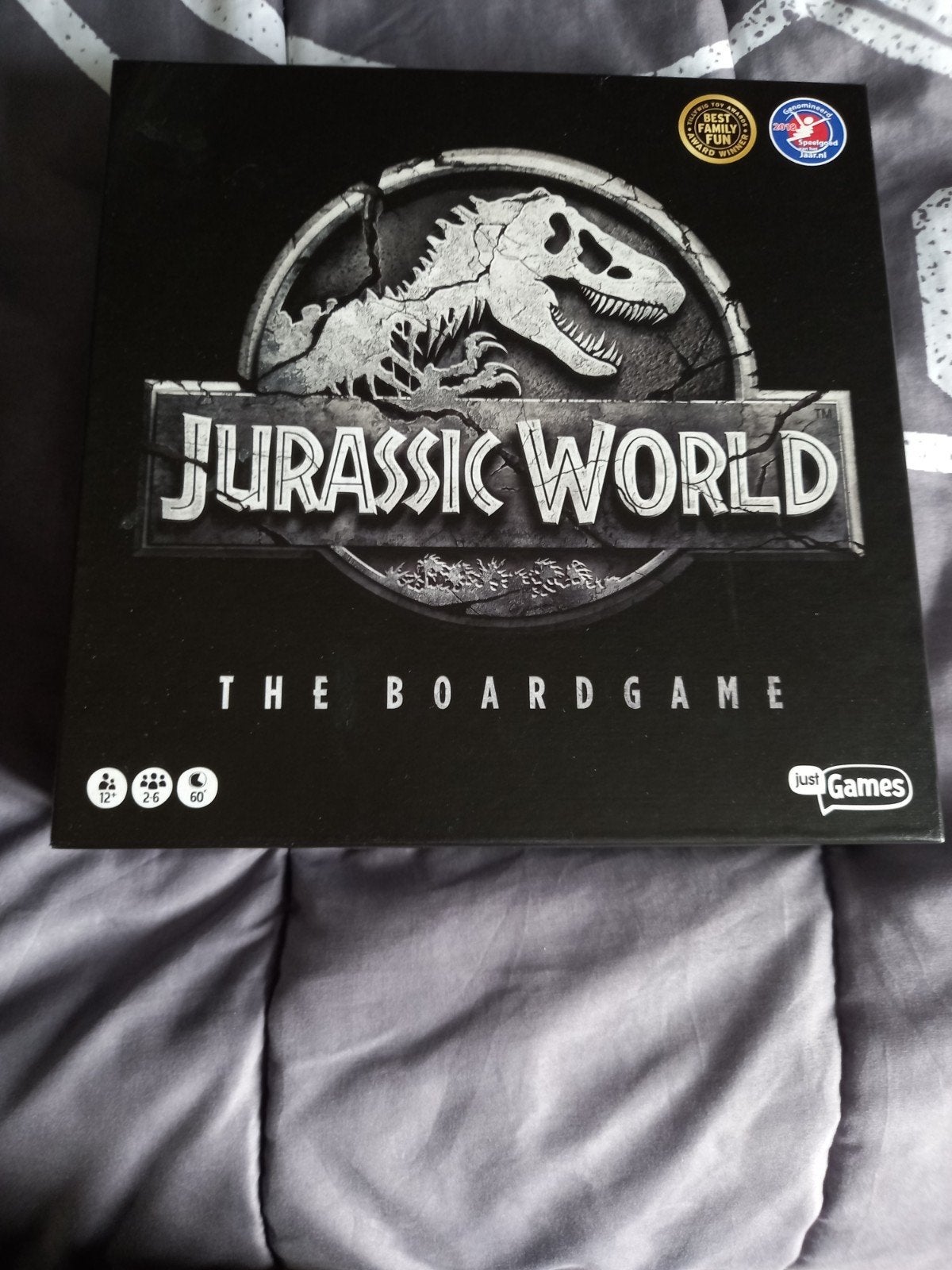 Jurassic world, the boardgame, Hobby en Vrije tijd, Gezelschapsspellen | Bordspellen, Vijf spelers of meer, Ophalen of Verzenden