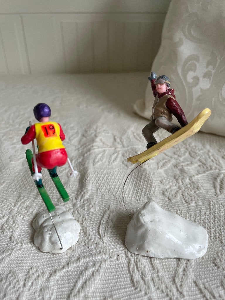 Lemax Kerstdorp Figuurtjes – Skiër & Snowboarder, Ophalen of Verzenden, Zo goed als nieuw