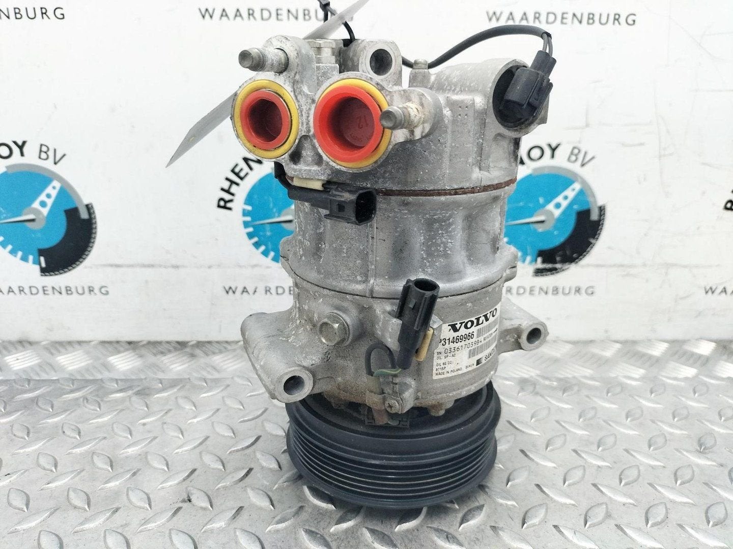 VOLVO V40 V40 II 1.5 T3 Polar+ Sport  AIRCO COMPRESSOR / AIR, Ophalen of Verzenden, Gebruikt, Stiba lid