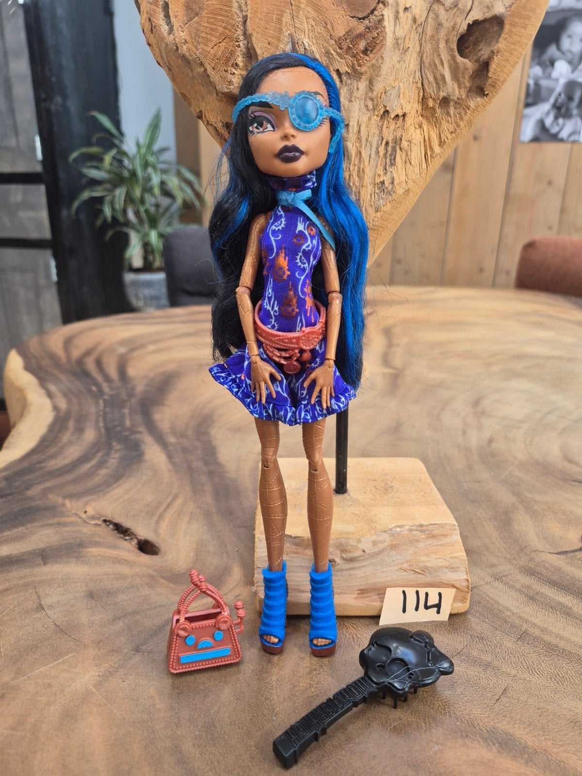 Monster High Isi Dawndancer pop met accessoires, Kinderen en Baby's, Ophalen of Verzenden, Zo goed als nieuw, Overige typen