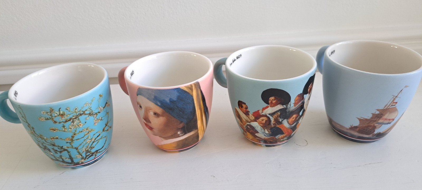 4 DE, Douwe Egberts, bekers oude meesters, Ophalen of Verzenden, Zo goed als nieuw, Overige stijlen, Kop(pen) en/of Schotel(s)