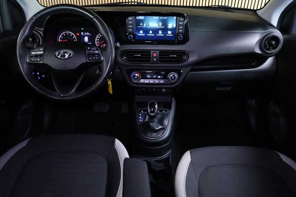 Hyundai i10 1.0 Comfort Smart AUT CARPLAY STUUR/STOELVW DAB, Auto's, Stof, Gebruikt, 899 kg, Zwart