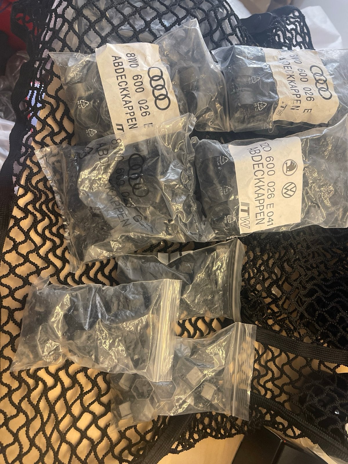 Audi / VW wielbout doppen 8W..026E glanzend 8W0..026G partij, Ophalen of Verzenden, Nieuw