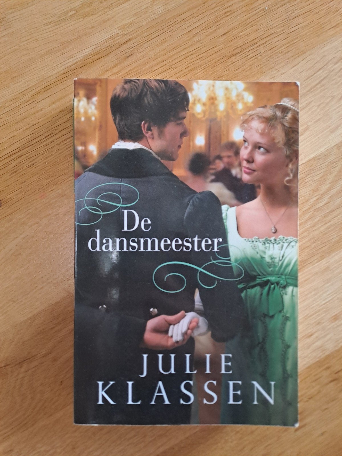 De Dansmeester - Julie Klassen (Roman), Boeken, Romans, Ophalen of Verzenden, Gelezen, Julie Klassen, Nederland