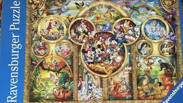 Ravensburger Disney puzzel De mooiste Disney thema's, Ophalen of Verzenden, 500 t/m 1500 stukjes, Zo goed als nieuw, Legpuzzel
