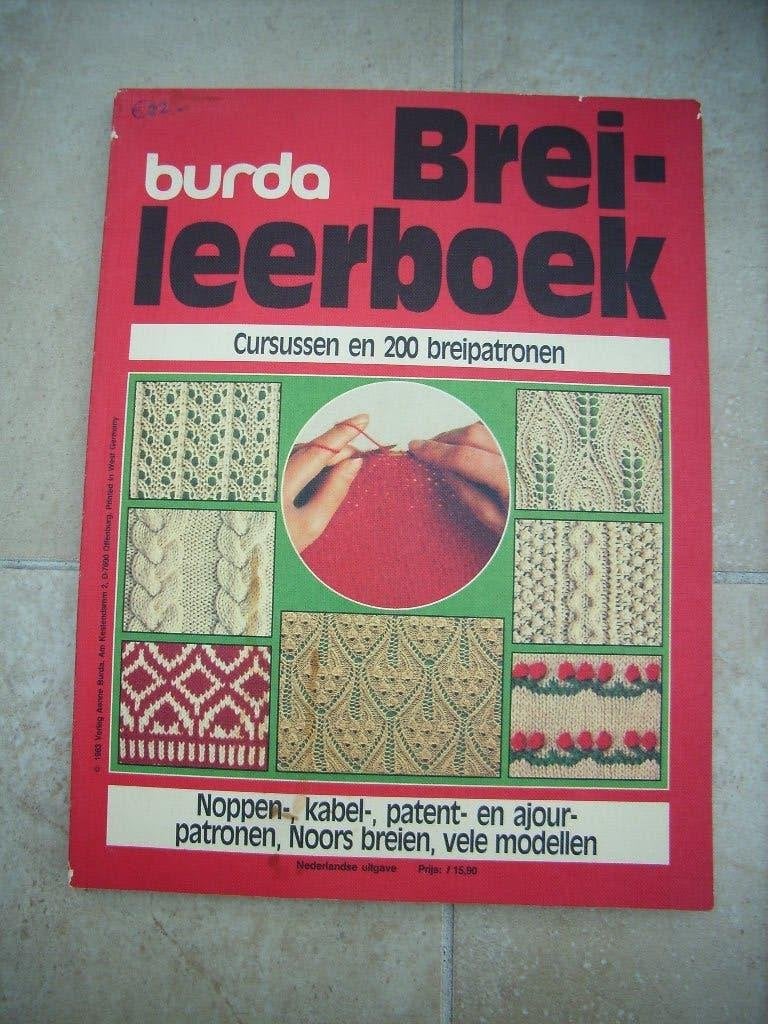 Burda Brei-leerboek paperback, cursussen en 200 breipatronen, Ophalen of Verzenden, Gebruikt, Breien, Patroon of Boek