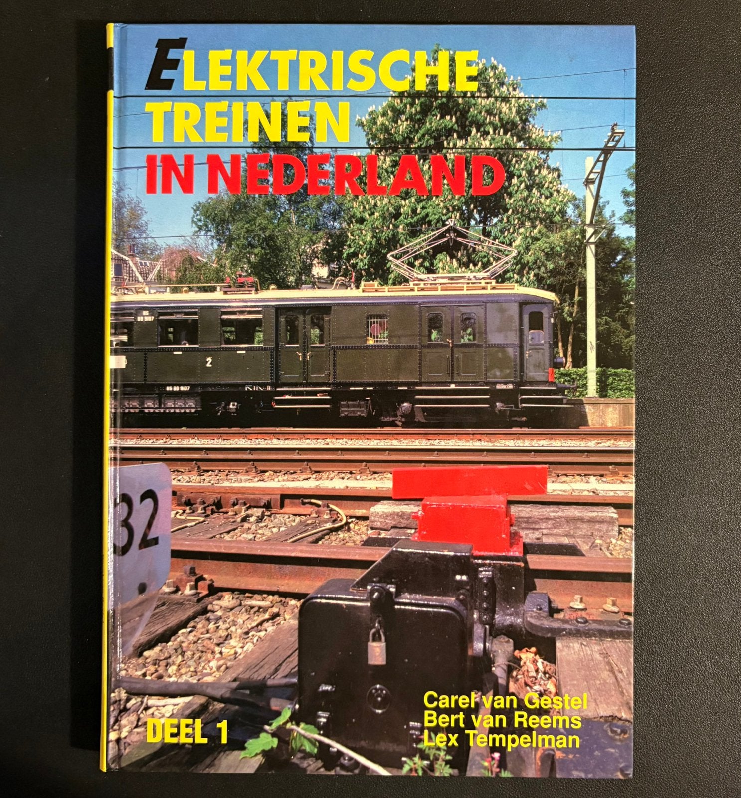 Elektrische treinen in Nederland; deel 1 (1992), Verzamelen, Ophalen of Verzenden, Zo goed als nieuw, Trein, Boek of Tijdschrift