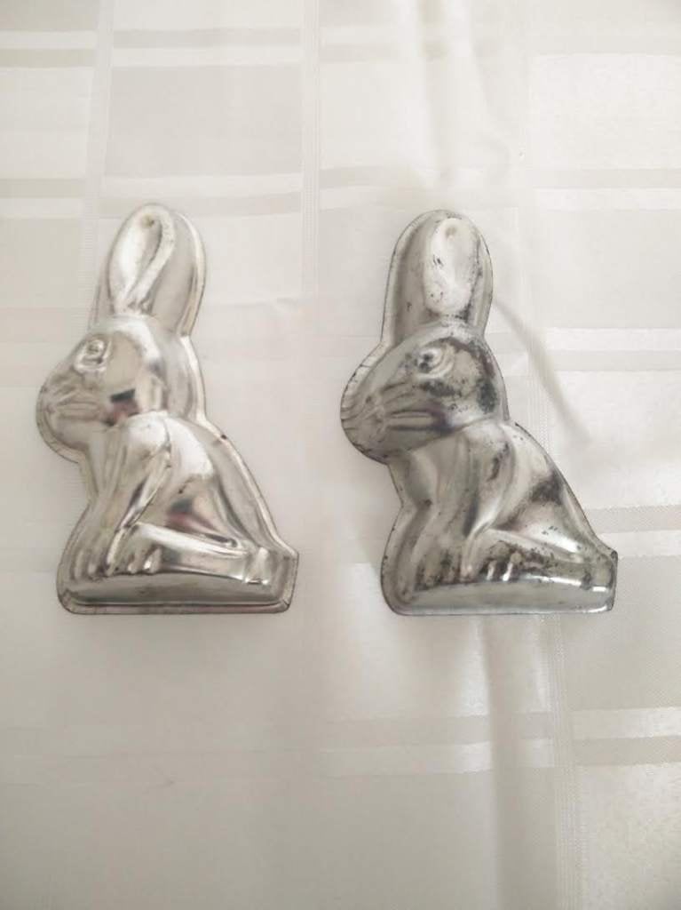 2 oude bakvormen chocolade mallen haas, Antiek en Kunst, Ophalen of Verzenden