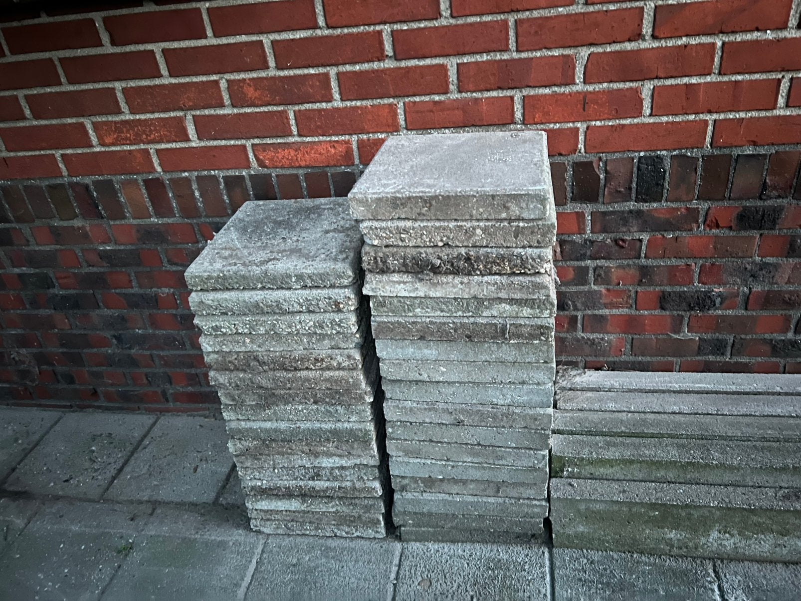 Gratis bandjes en tegels, Tuin en Terras, Tegels en Klinkers, Ophalen, Gebruikt, Beton, Terrastegels