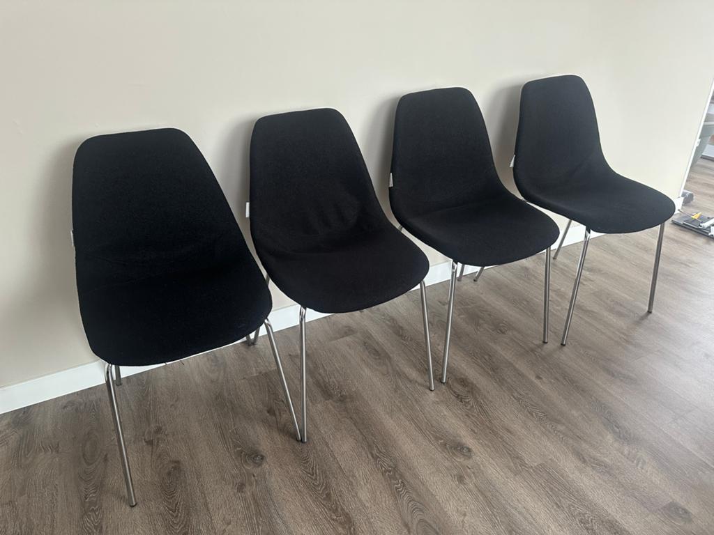 4x Zuiver eetkamerstoelen, Ophalen, Zwart, Zo goed als nieuw, Vier