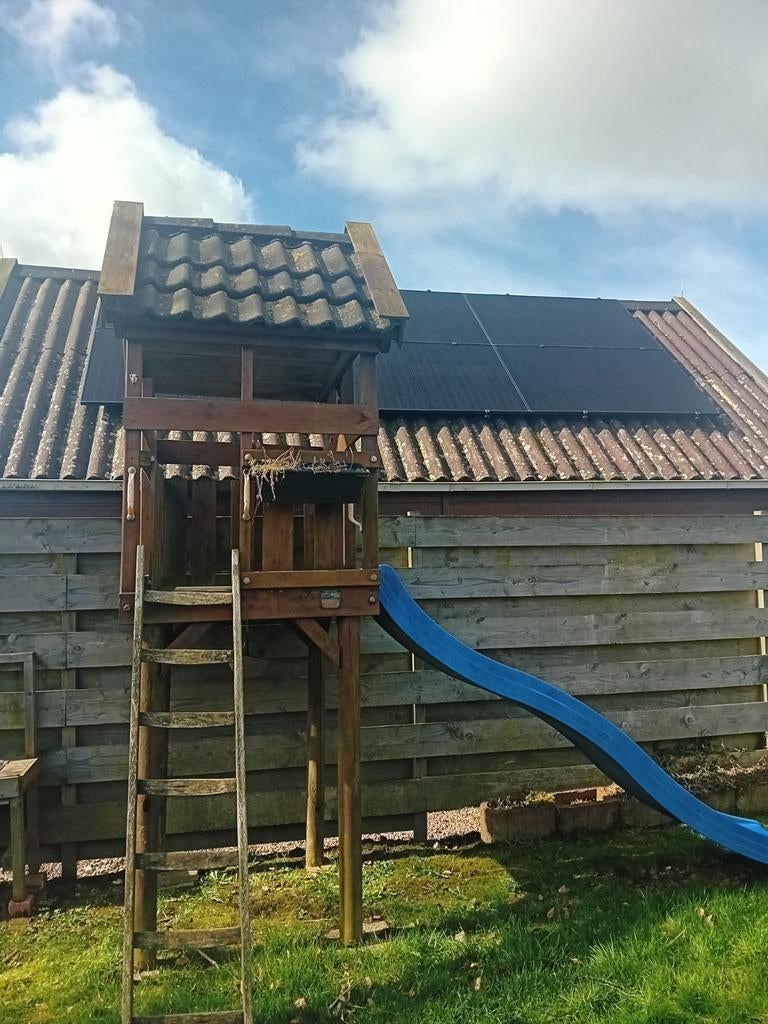 Houten speelhuisje met glijbaan, Ophalen of Verzenden, Gebruikt, Hout