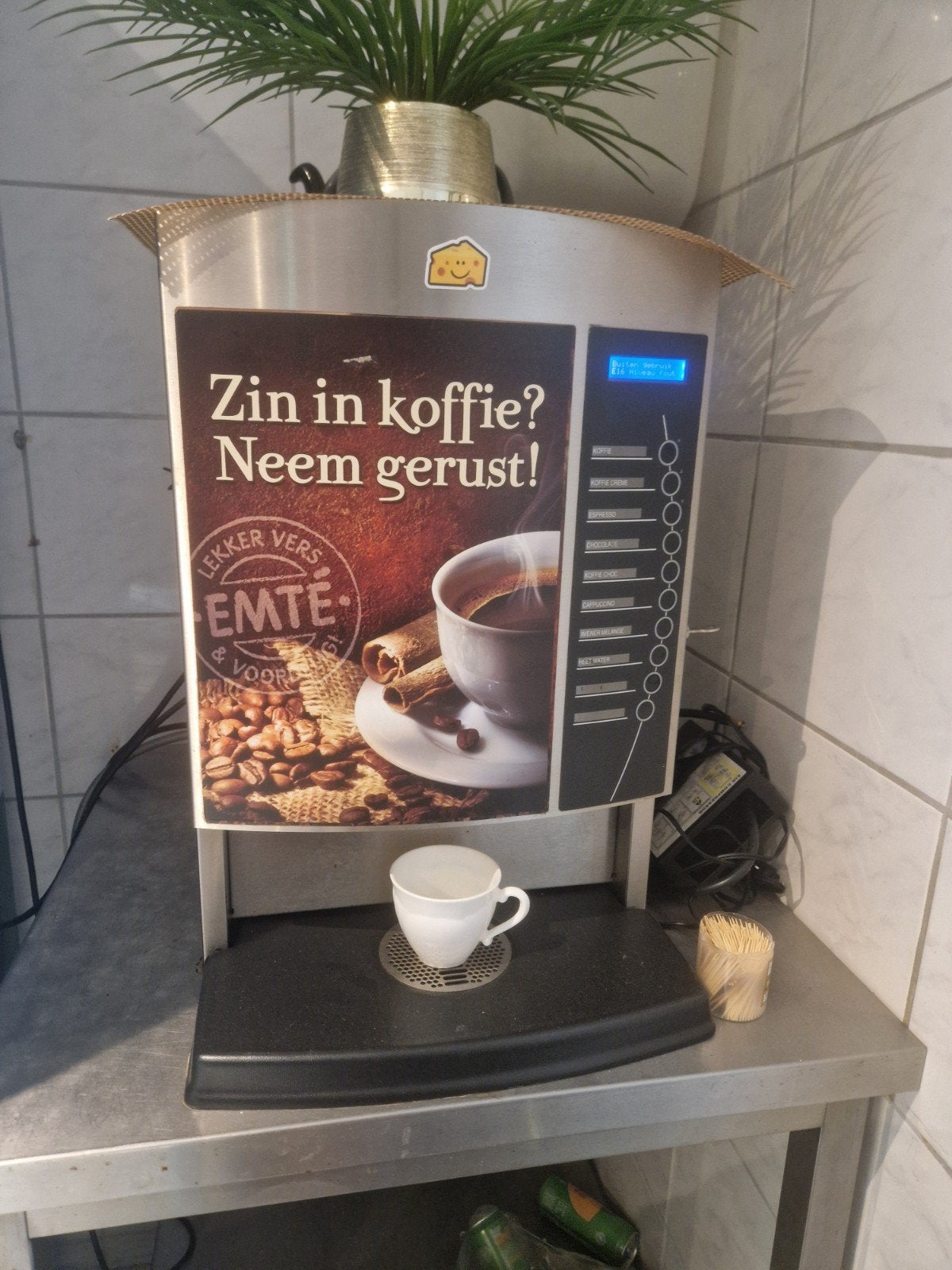 douwe egberds koffie automaat, Witgoed en Apparatuur, 10 kopjes of meer, Ophalen, Zo goed als nieuw, Koffiemachine