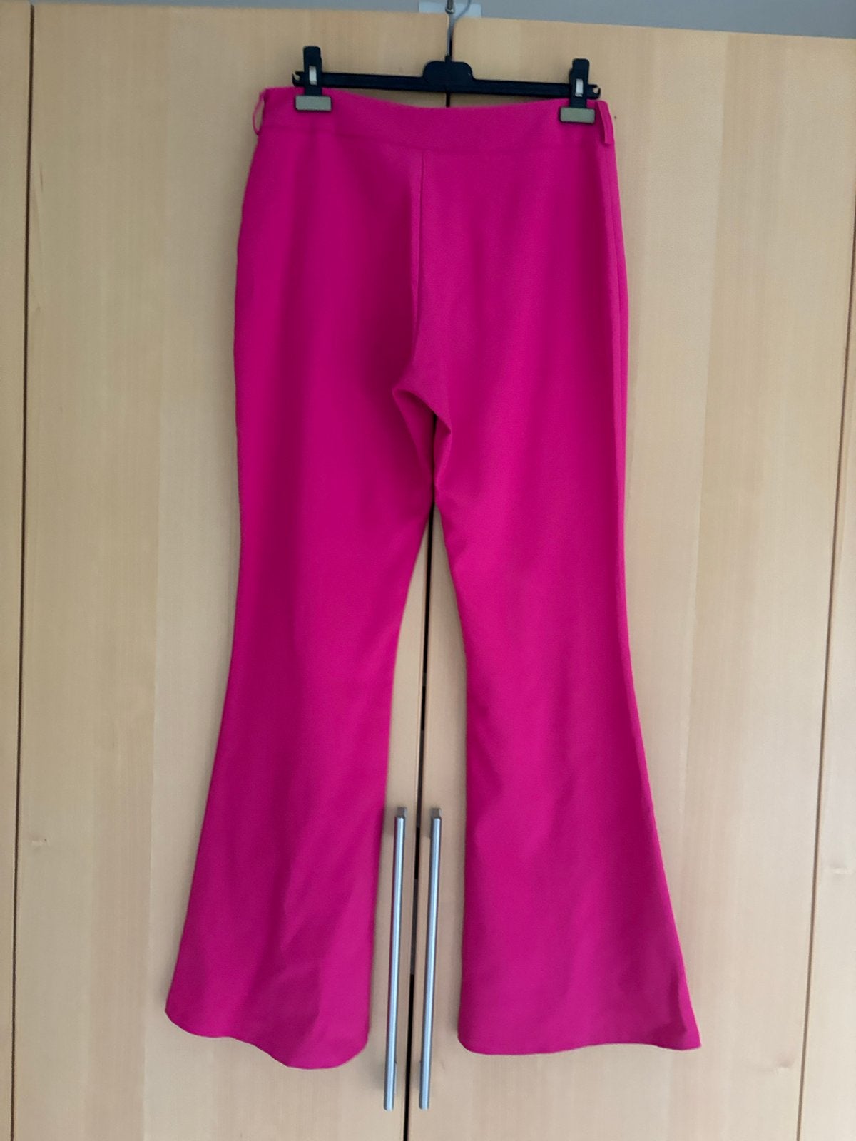 Rinascimento Fuchsia Flared Broek - Maat L, Maat 42/44 (L), Ophalen of Verzenden, Zo goed als nieuw, Roze