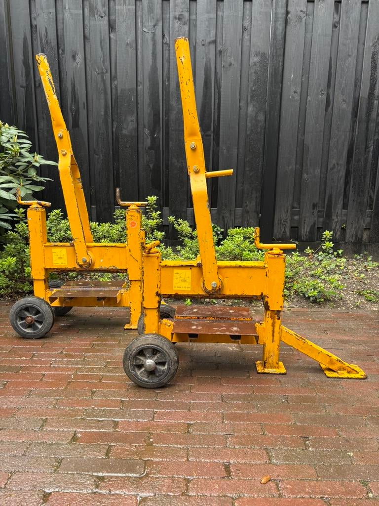 Steenknipper, stenenknipper te huur. 4,-/dag, Ophalen, Beton, Klinkers