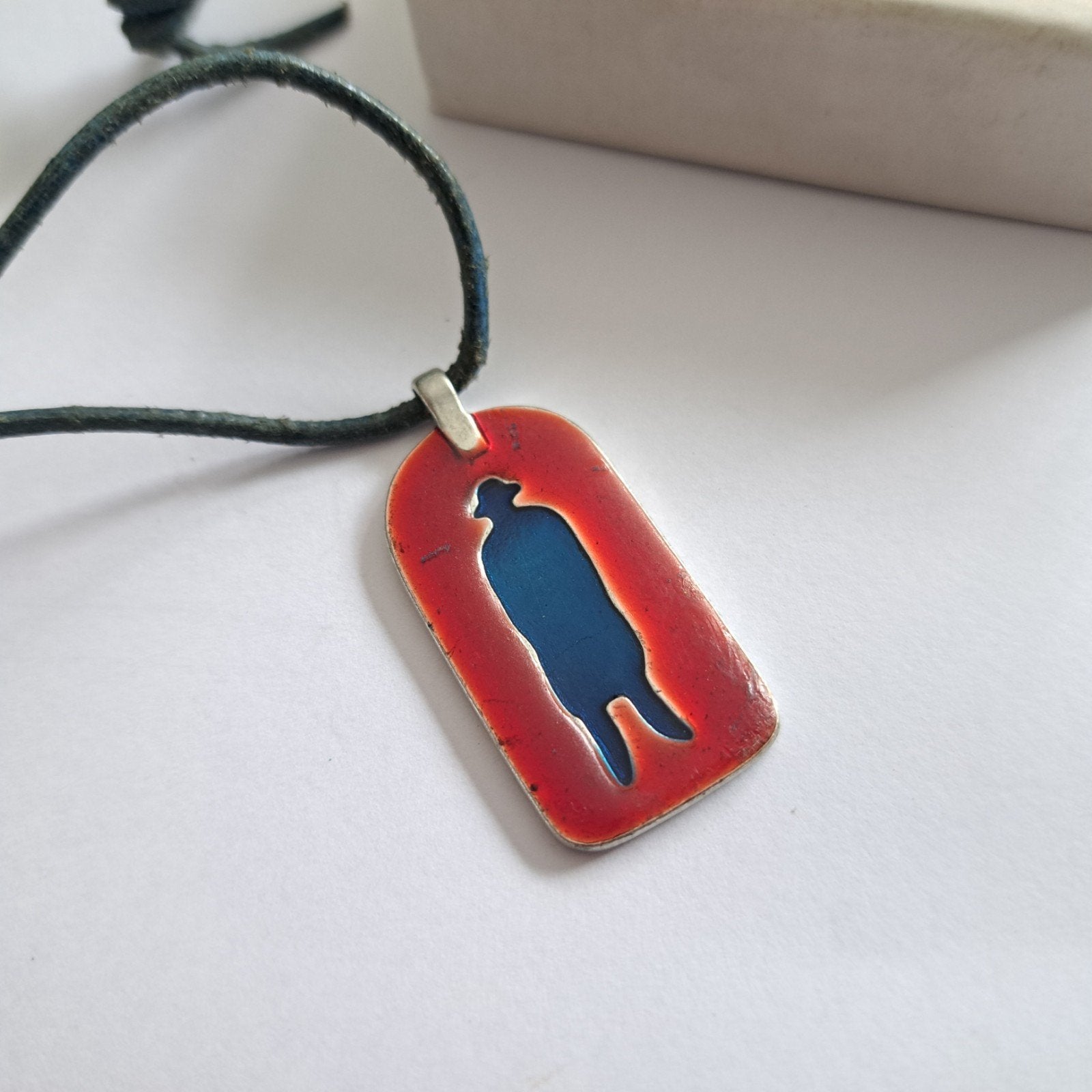 Jean Michel Folon kunstenaar vintage ketting hanger, Verzenden, Zilver, Overige materialen
