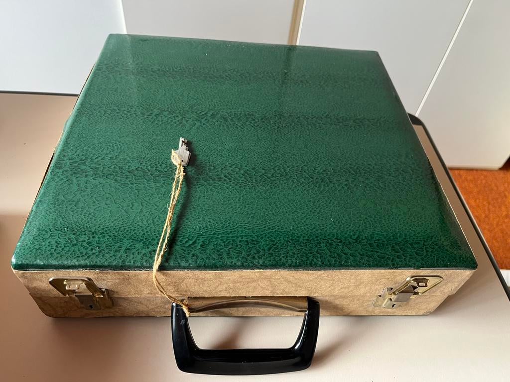 Platenkoffer groen vintage, Ophalen, Zo goed als nieuw, Hard kunststof, Minder dan 50 cm