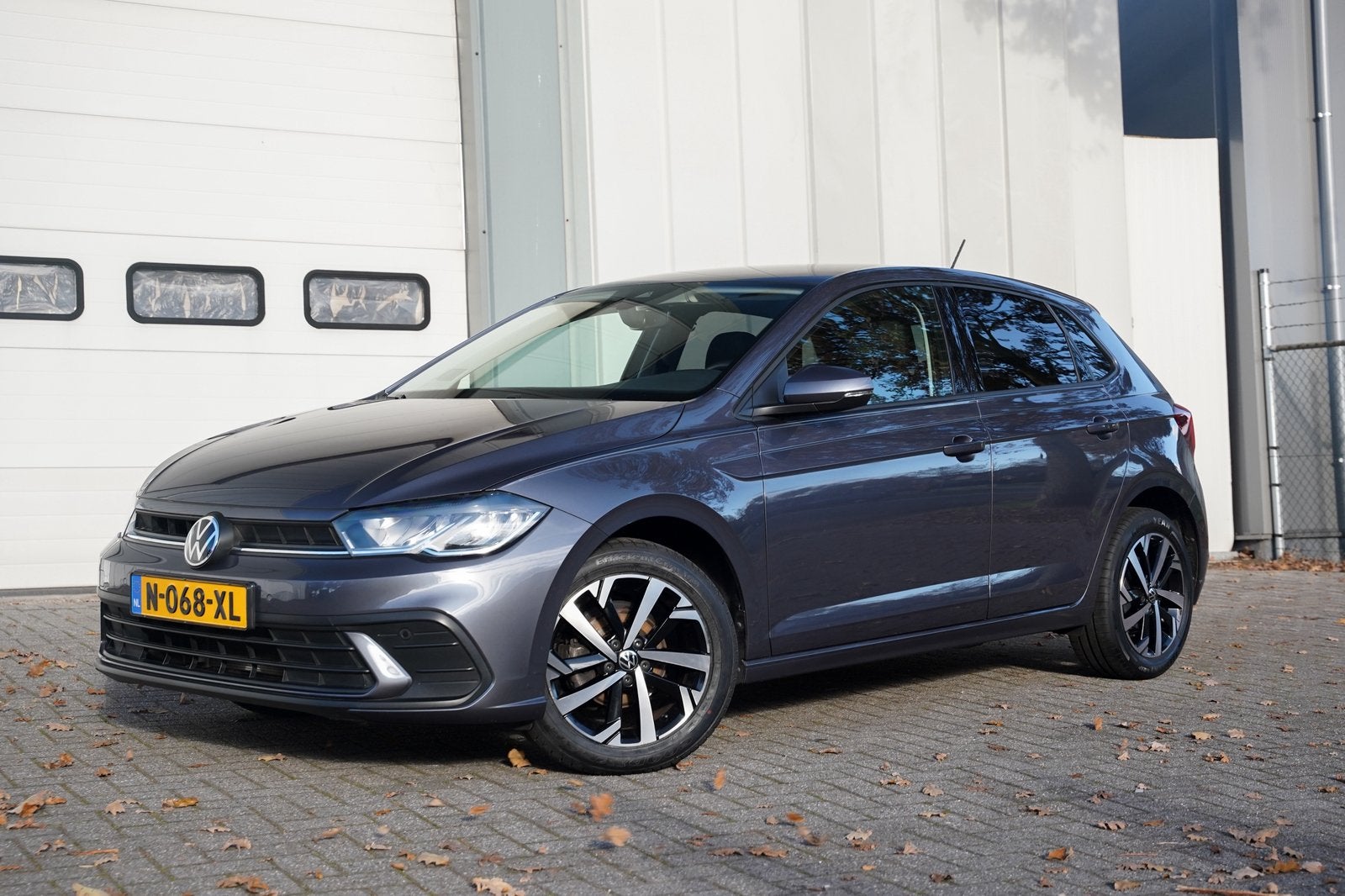 Volkswagen Polo 1.0 TSI 95pk 2021 Grijs, Auto's, Voorwielaandrijving, 1072 kg, 49 €/maand, Origineel Nederlands