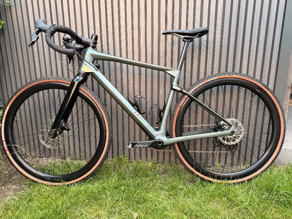 BMC URS LT TWO 2022, Overige merken, 28 inch, Carbon, 10 tot 15 versnellingen