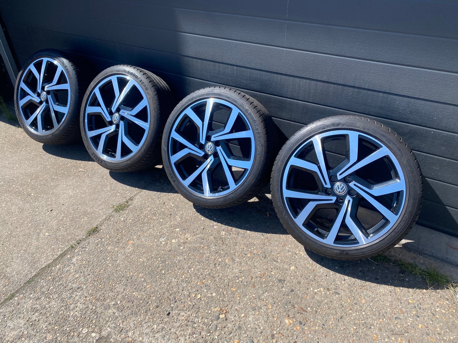 VW Polo Brescia 18 inch velgen GTI/R-line zomerbanden, 18 inch, 215 mm, Ophalen of Verzenden, Personenwagen