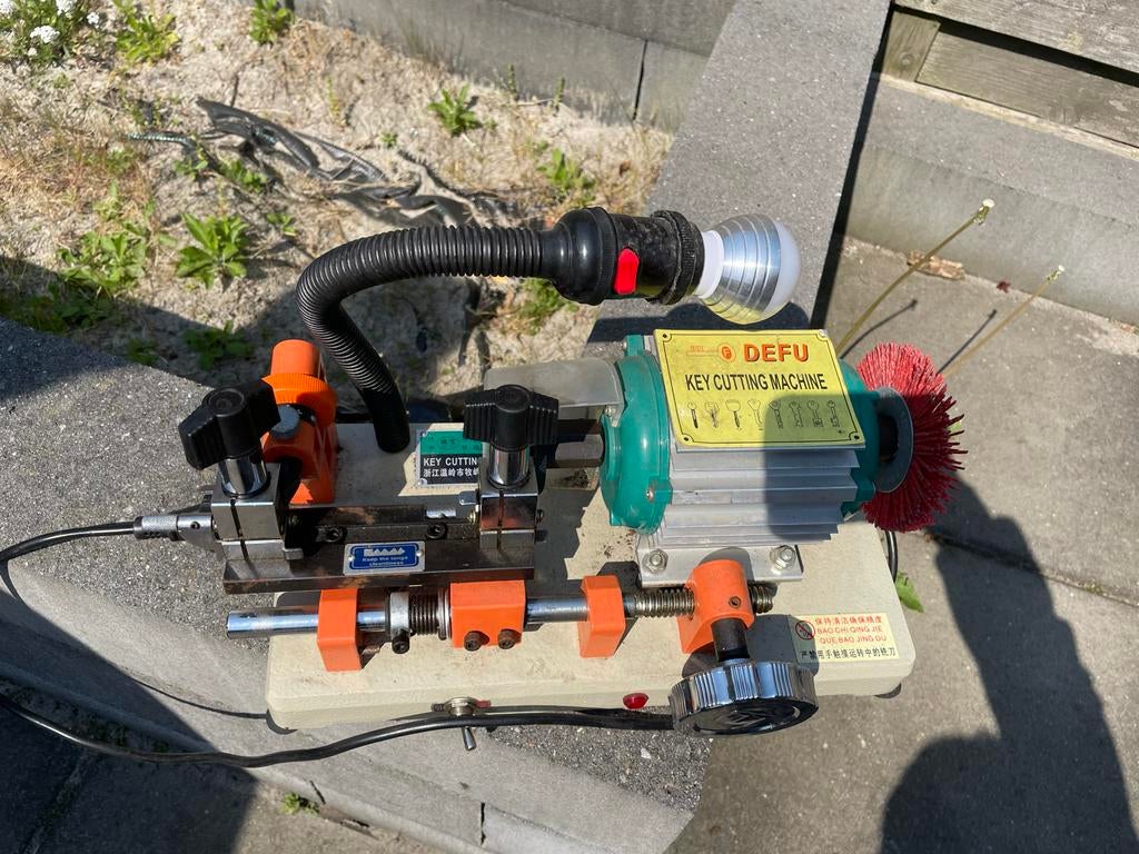 DEFU Sleutelkopieermachine 220V, Ophalen of Verzenden, Gebruikt