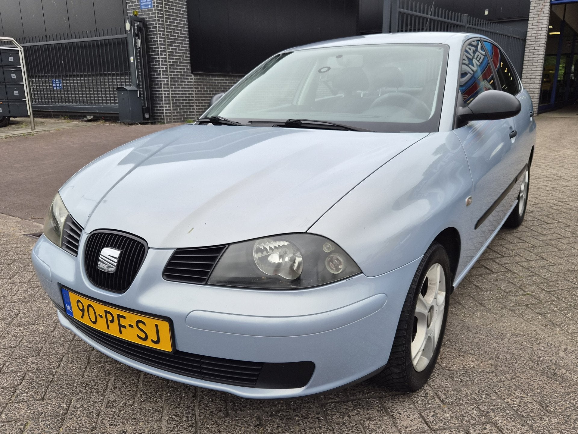 SEAT Ibiza 1.4-16V Stella Airco 15'' L.M.V Nw APK (bj 2004), Auto's, Voorwielaandrijving, Gebruikt, Blauw, Origineel Nederlands